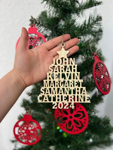 Decorazioni natalizie Ornamento personalizzato per nome di famiglia Albero di Natale in legno Ornamento in legno tagliato al laser Topper unico per albero di Natale Decorazioni natalizie rustiche 231010