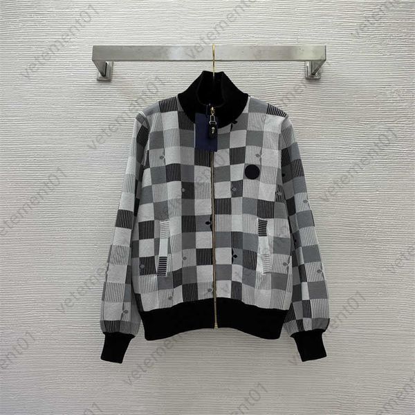 Mulheres Jaquetas Designer Casaco Mulheres Jacke Knitwear Drapeado Tencel Tecido Círculo Círculo Logotipo Checkerboard Cor Zíper Beisebol Jersey Jaqueta Mantels