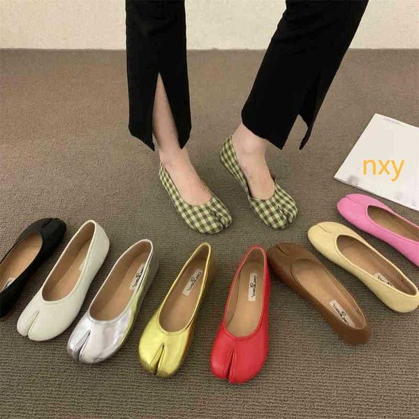 Chinelo Bailamo Mulheres Flat New Summer Fashion Split Toe Ballet Sapato Breve na Bailarina Estilo Coreano Soft Loafer 220622