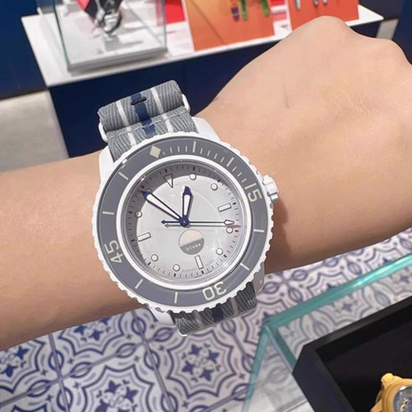 Fundo transparente Oceano Sul Oceano Atlântico Caixa de aço inoxidável Relógio masculino Relógio de negócios Luxo Azul Mundo Casual Relógio de banda de aço para homens Oceano Sul