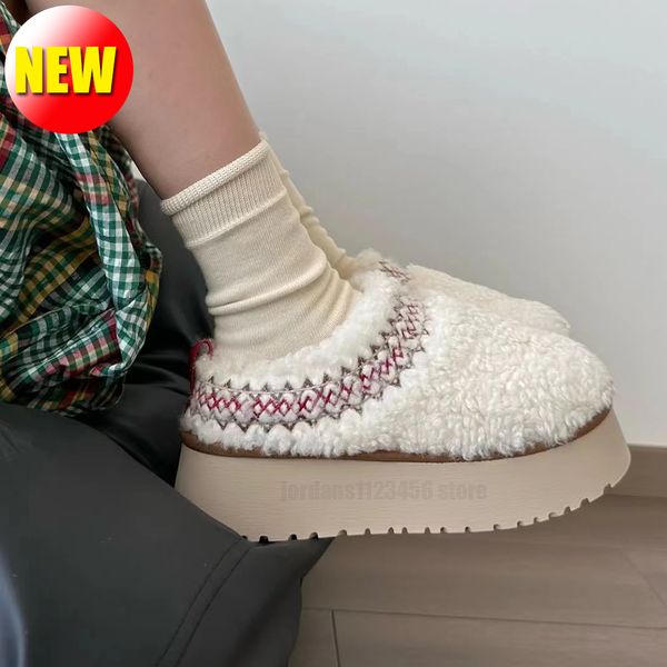 Stivali da neve Tazz in lana di agnello australiana pantofole integrate in pelliccia di montone stile etnico stivaletti da neve con plateau classici scarpe slip-on calde invernali da donna bianco orsacchiotto marrone