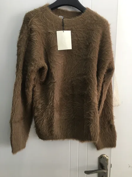 23-totemgrauer, locker sitzender Pullover aus Alpakawolle