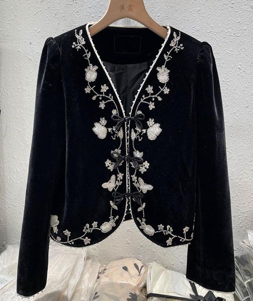 Giacche da donna Giacca corta stile corto in velluto con fiori ricamati con perline di fascia alta Autunno e inverno Top cappotto nero di lusso europeo