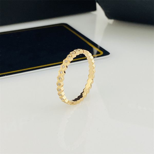 Anel de banda de favo de mel estreito titânio 18k anel de ouro favo de mel coreano moda coringa jóias local atacado titânio aço inoxidável