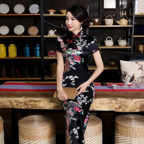 Этническая одежда в китайском стиле Ципао Атласное Cheongsam с цветочной вышивкой Классическое свадебное вечернее платье с высоким разрезом Шелковистое растительное женское платье