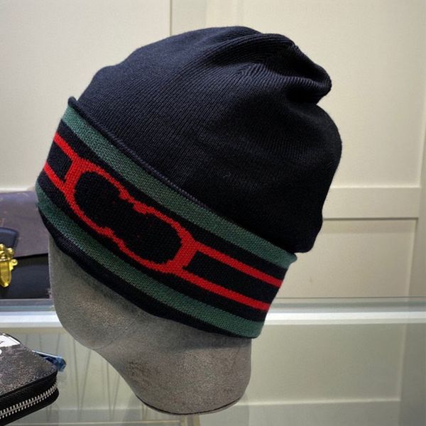 Winter Desingers Gorro de lujo Gorro de punto cálido Protección para los oídos Temperamento informal Gorro para el frío Gorros de esquí Marea europea Opción de 14 colores para elegir sombreros negros