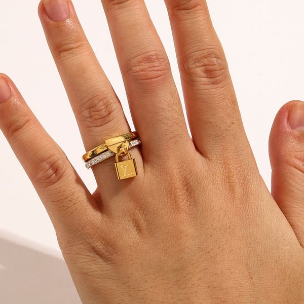 Anel de bloqueio de aço inoxidável feminino carta de bloqueio anel de dedo ouro prata moda jóias