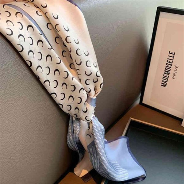 Lenço de cabeça de seda de designer novo longo feminino versátil moda fresca lua azul pequena serpentina de seda lenço faixa de cabelo com lenço fora 259y
