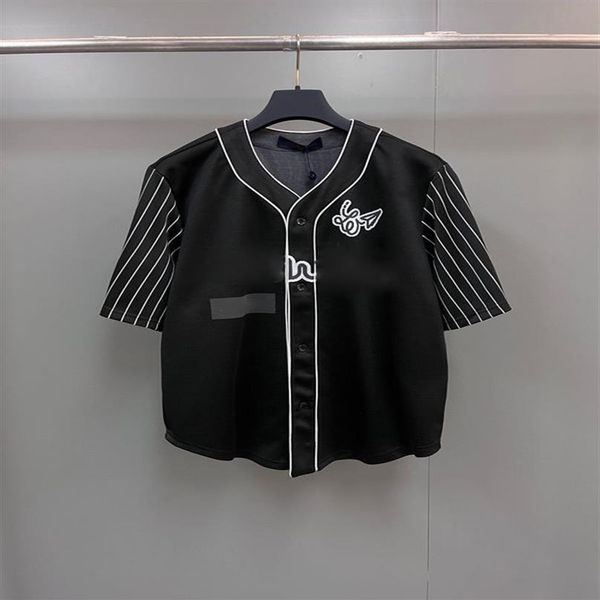 2023 Frühling/Sommer, Neuankömmling, schwarzes Baseballshirt – 73 % Polyester, 22 % Baumwolle, 5 % Nylon, Unisex-Kurzarm-Cardigan, EURO-GRÖSSE 299T