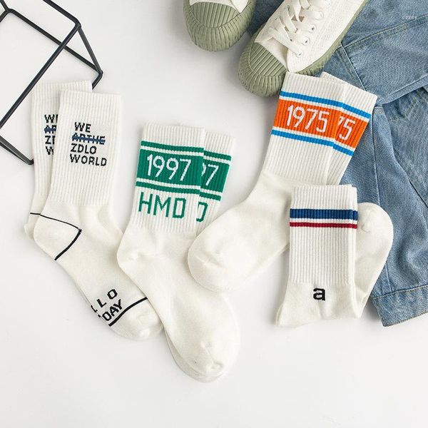 Frauen Socken Männer Baumwolle Mode Brief Anzahl Streifen Harajuku Socke Straße Hipster Sport Skateboard Paar Weiß Divertidas