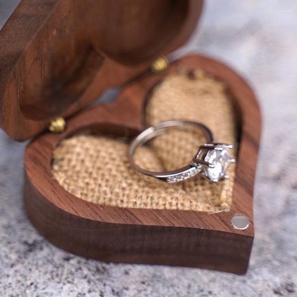 Sacchetti per gioielli Scatola per portatore di anelli per cerimonia di matrimonio Regalo Donna Cuore Decorativo in legno con coperchio Proposta di supporto Compleanno Y08E