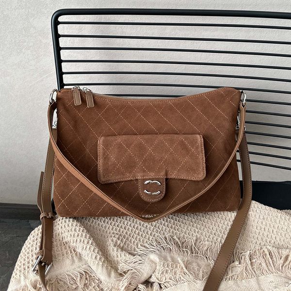 Designer-Tasche Damen-Umhängetasche mit einer Schulter, 32 cm große Einkaufstasche aus Fell, silberne Schnalle, luxuriöse Handtasche, klassische Mode, vielseitige Geldbörse, Einkaufstasche