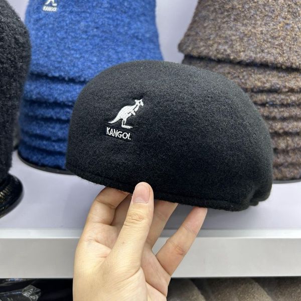 2023 novo KANGOL bordado lã masculina e feminina chapéu para frente de alta qualidade multi-cor grande circunferência da cabeça pintor chapéu estilo americano