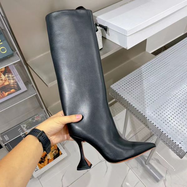 Amina Muaddi Begum Stiletto Topuklu Topuklu Botlar Rhinestone Sinkeli Ayak Parçası Deri Tassel Bot Diz-Yüksek Boot Luxury Designers Kadınlar İçin Ayakkabı Fabrika Ayakkabı Boyutları 35-42