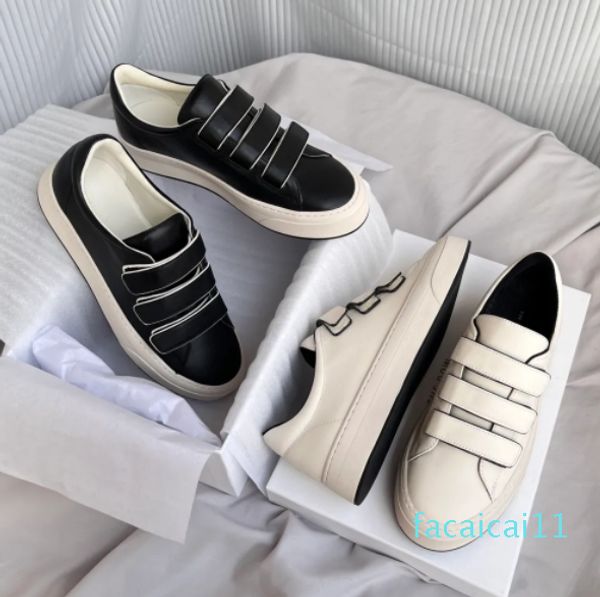 Scarpe da passerella Row The Mary H Sneakers in pelle Punta tonda Suola in gomma Gancio ad anello Stile casual Pelle semplice Maryh Stringate Moda nuova stagione Row Scarpe da ginnastica Originali