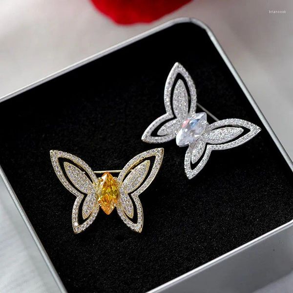 Broches 2023 broche de borboleta bonito branco amarelo cristal strass pinos casamento buquê de noiva zircão broches inseto cachecol pino