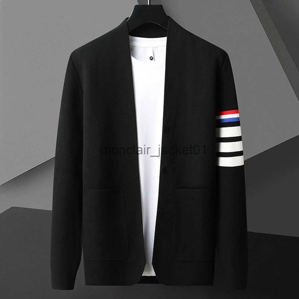 Maglioni da uomo 2023 nuova moda coreana cardigan lavorato a maglia spessa uomo casual zip up maglioni manica lunga maglieria slim aderente cardigan con cerniera maschio J231012