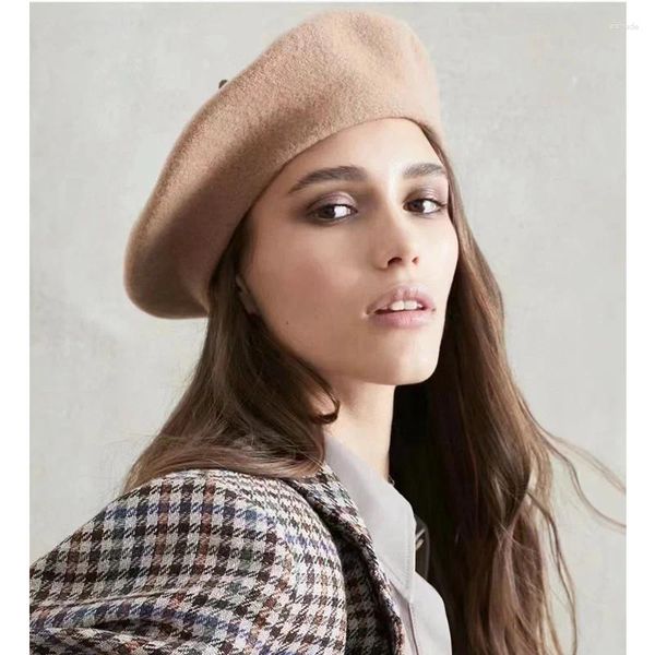 Berets feminino macio lã preto boina elegante versátil 2023 casual ao ar livre quente de malha designer chapéus senhora cor sólida moda bonés