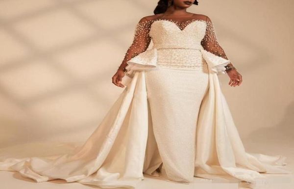 2019 africano plus size sereia vestidos de casamento luxo pérolas frisadas com cetim overskirt varredura trem vestido de casamento novia8568875