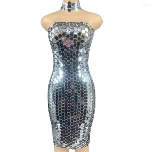 Abbigliamento da palcoscenico Decorazione con paillettes scintillanti a specchio Abito al ginocchio Senza spalline Abbigliamento da spettacolo per discoteca da donna Costume teatrale da donna