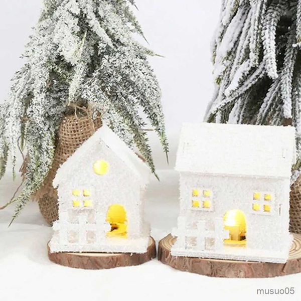 Suprimentos de brinquedo de natal mini luz de natal casa de madeira crianças presente com floco de neve branco brilhante castelo luminoso árvore de natal r231012