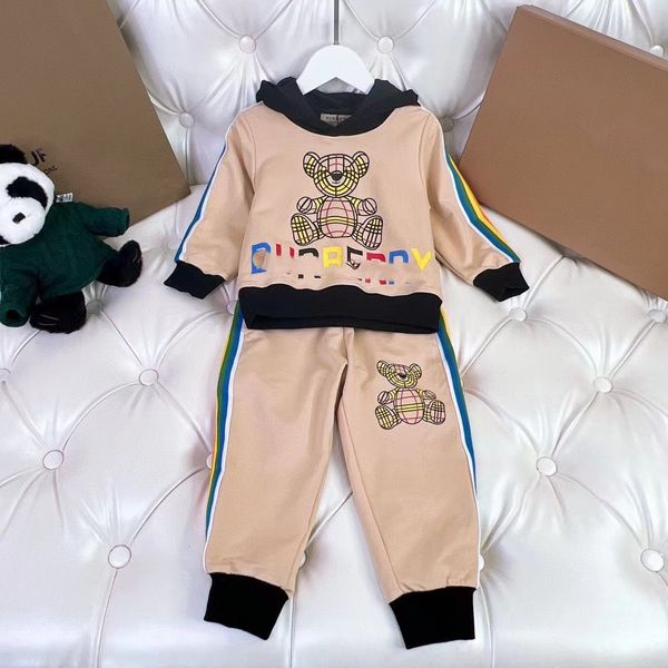 Çocuk Giysileri Kahverengi Renk Tasarımcı Moda Sonbahar Giyim Setleri Toptan Pamuk Malzeme Bebek Erkek Giysileri Hoodie ve Pantolon