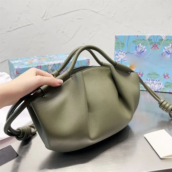 Bulut Çantası Akşam Çantası Kalitesi Lüks Tasarımcı Postmanes Cüzdan Tasarımcısı Fringe Messenger Çanta Moda Tasarımcısı Lüks çantası Orijin Bag Geri Dikkat
