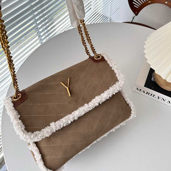 Peluş messenger çanta kış tüylü omuz çantaları tasarımcı kadın çanta kişiselleştirilmiş zincir çanta lüks koltuklu crossbody cüzdan 231012