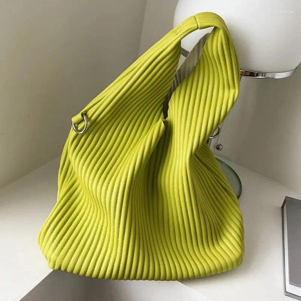 Duffel Bags Miyake Textura Baobao Bolsa Plissada 2023 Verão Sênior Sentido Magnanimidade Crossbody Bag para Mulheres Moda Tote