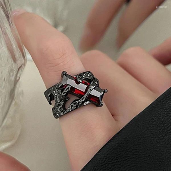 Cluster Ringe Punk Thorn Rubin Ring Unisex Retro Metall Schwarz Persönlichkeit Rot Kristall Dunkel Hohl Offen Schmuck Frauen Männer Party Geschenke