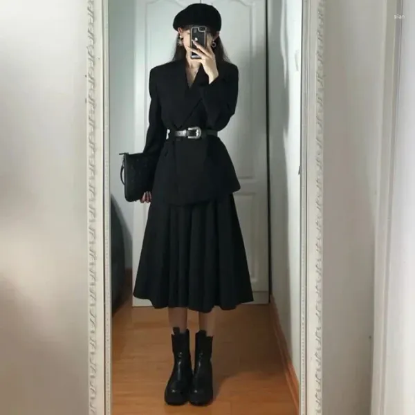 Abito a due pezzi Insozkdg Donna Primavera Autunno Moda Blazer nero Gonne 2 Set Coreano Office Lady Graceful Slim Suit Jacket Outfit