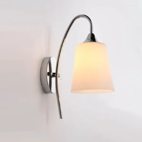 Lampada da parete LukLoy Lampada da comodino moderna LED Semplice paralume in vetro Luce Decorazione interna nordica Sconce Camera da letto Luci notturne