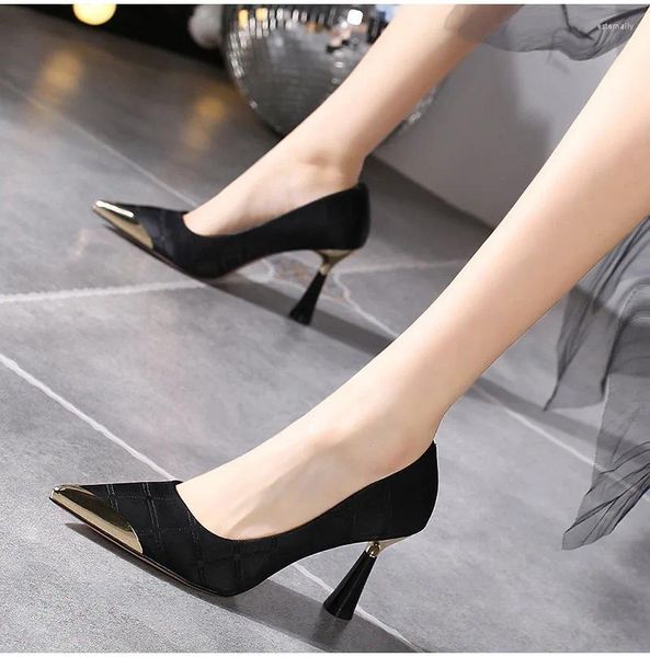 Sapatos de vestido comércio exterior boca rasa única mulher 2023 primavera e outono sexy pointy stiletto saltos moda feminina