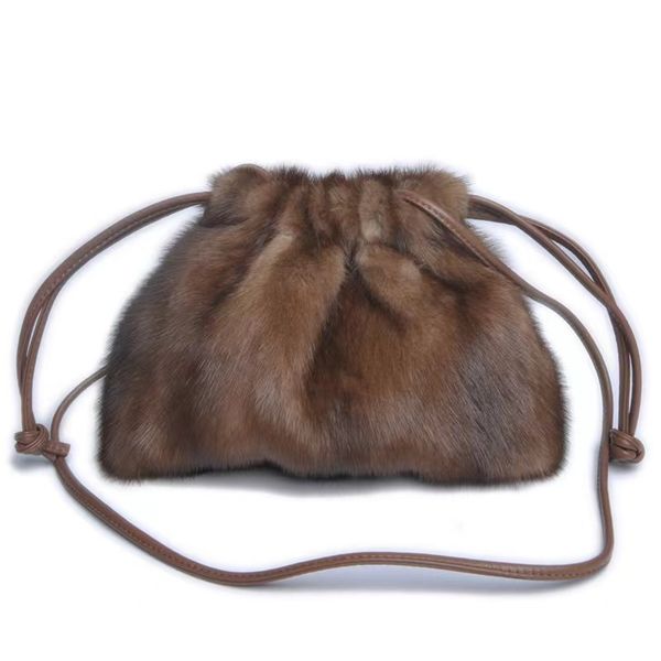 L'ultima pelle nobile autunnale e invernale Borsa da donna in pelliccia di visone Borsa a tracolla in pelle con coulisse in pelle Borsa a tracolla 28 * 6 * 20