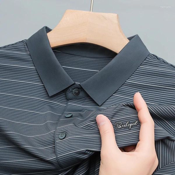 Polo da uomo Polo in seta di ghiaccio di alta qualità con risvolto a righe ricamate maniche corte 2023estate britannico senza traccia di ferro abbigliamento di lusso