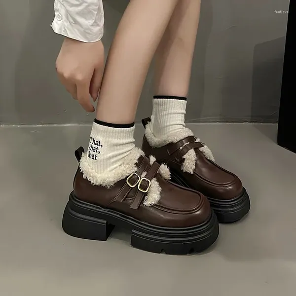 Модельные туфли, зима 2023, женские кожаные туфли с пряжкой для отдыха на открытом воздухе, женские теплые короткие плюшевые туфли Мэри Джейн на шнуровке