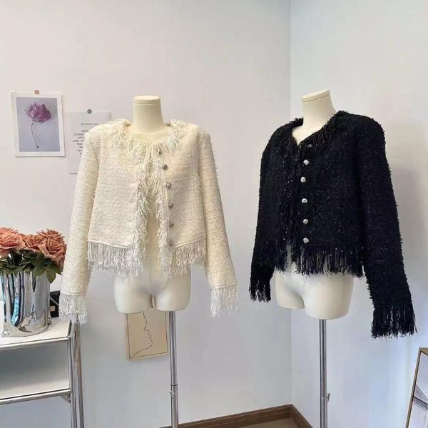 Giacche da donna Cappotto in tweed con frange fatte a mano con frange piccole 2023 Autunno Donna Manica lunga in bianco e nero con nappa