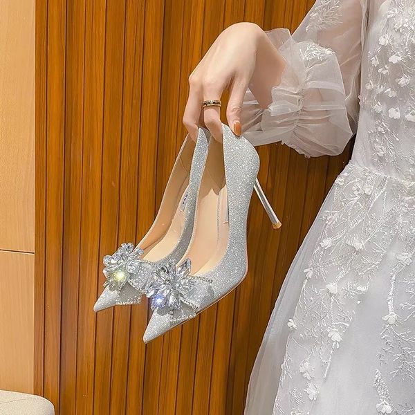 Scarpe eleganti Scarpe da sposa in cristallo argento Scarpe da sposa lucide da donna Tacchi alti da sposa Tacco fine Scarpe singole da cerimonia per adulti 231012