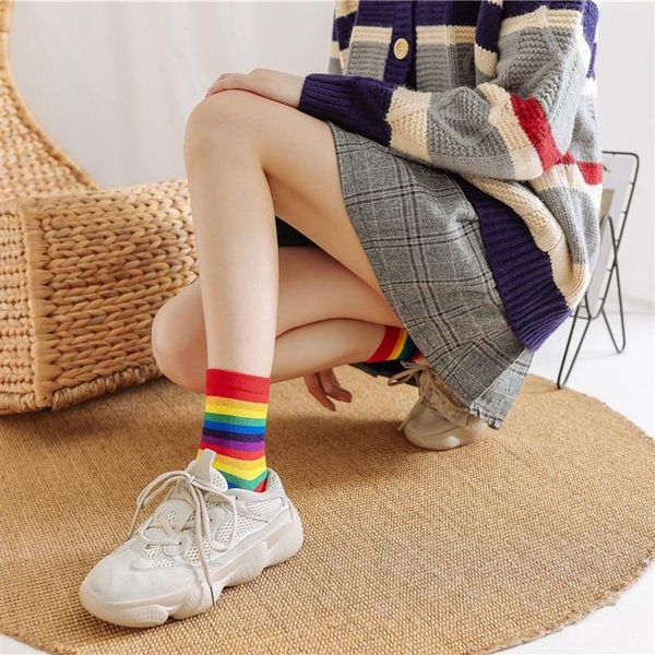 Japanische Regenbogen-Socken, koreanische Farbe, gestreift, weibliche Baumwollsocken, süße Mädchen-Studentin, Whole218Y