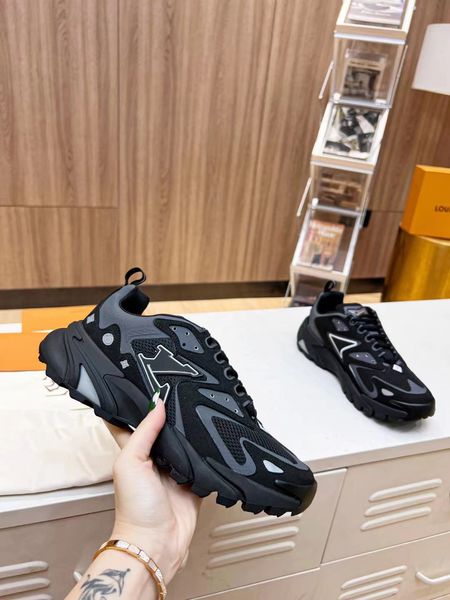 Scarpe Runner Tatic da uomo Sneakers di design di lusso per uomo Mesh traspirante Look elegante Sneaker classica dal design di colore nero Suola comoda Taglie 38-45