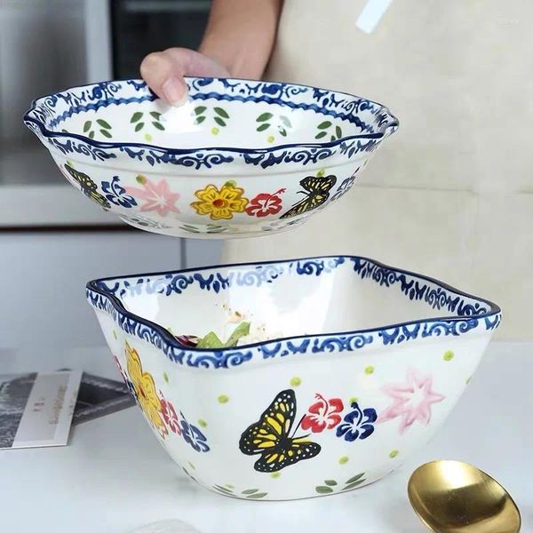 Set di stoviglie Insalatiera per zuppa di noodle in ceramica europea Farfalla Fiore d'amore Simpatico quadrato rotondo sotto stoviglie per la cena smaltate