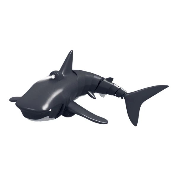 2 4G Uzaktan Kumanda Teknesi Simülasyonu Elektrikli Köpekbalığı RC Oyuncaklar Erkekler Banyosu Oyuncak Yüzme Havuzu Oyun Su Dış Mekan Oyunu