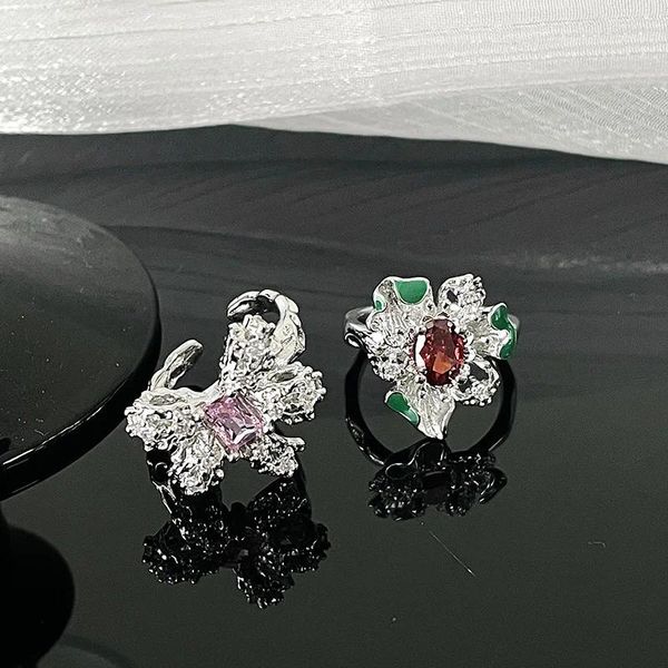 Eheringe Übertrieben Eleganter großer Blumen-Fingerring mit funkelndem lila Zirkon-Kristall Weiblicher Retro-Blütenblatt-Cocktail-Party-Chic-Schmuck