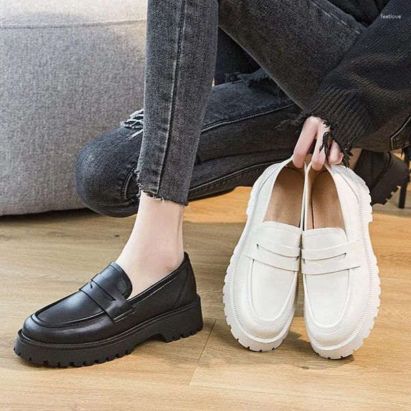 Scarpe eleganti Miaoguan 2023 mocassini da ragazza britannici femminili alla moda casual in vera pelle stile college con suola spessa primaverile