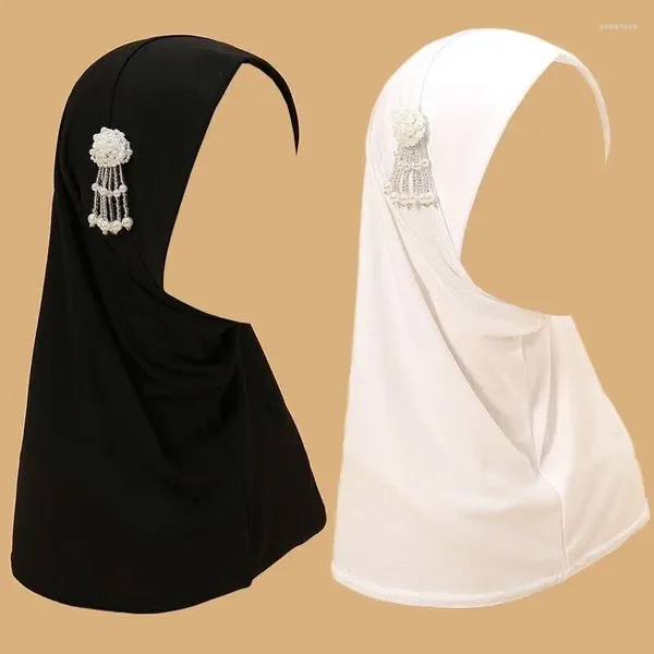 Le sciarpe indossano direttamente il hijab istantaneo in tinta unita da donna musulmana, con turbante e strass, con fiore, foulard islamico