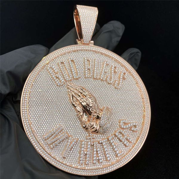 Ciondolo gioielli Hip Hop S925 Ciondolo con disco di diamanti Moissanite ghiacciato ORO BLESS YOU Ciondolo personalizzato in oro rosa Rapper VVS Clarity