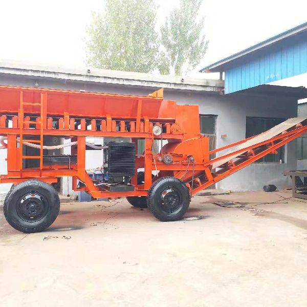 Große mobile Sandherstellungsmaschine. Hammerbrechstation. Brechanlage für die Behandlung von Bauschutt