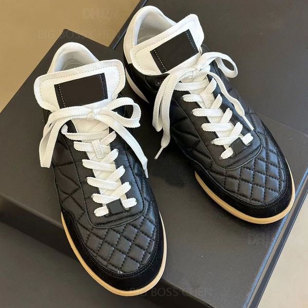 Luxus-Designer-Leder-Schnür-Tennisschuhe für Damen, klassische Mode, bequem, berühmte Marke, Runway-Turnschuhe, Freizeitschuhe, Schwarz, Weiß, mit Box