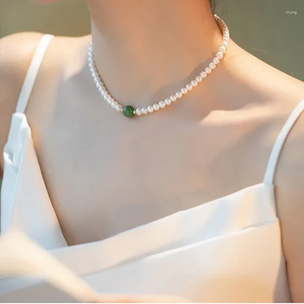Collane con ciondolo Francese vintage coreano di fascia alta imitazione barocca elegante collana di perle verdi bianche regalo di lusso leggero