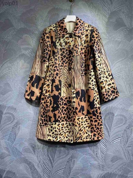 Pelliccia sintetica da donna Doris Fanny 2023 Inverno Donna Fashion Designer Trench a maniche lunghe Leopard Cappotti larghi SoprabitoL231013